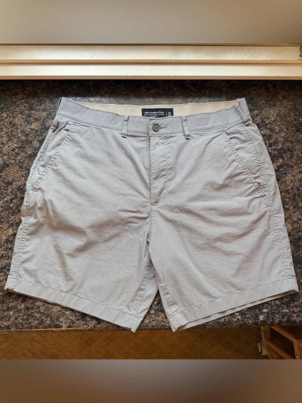 Abercrombie and Fitch Men’s All Day Shorts Stretch Classic fit light blue stripe